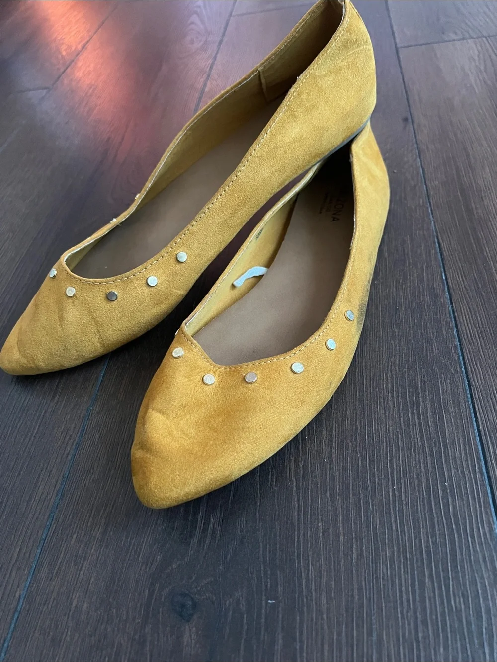 Arizona Jean Company Yellow Studded Pointed Flats